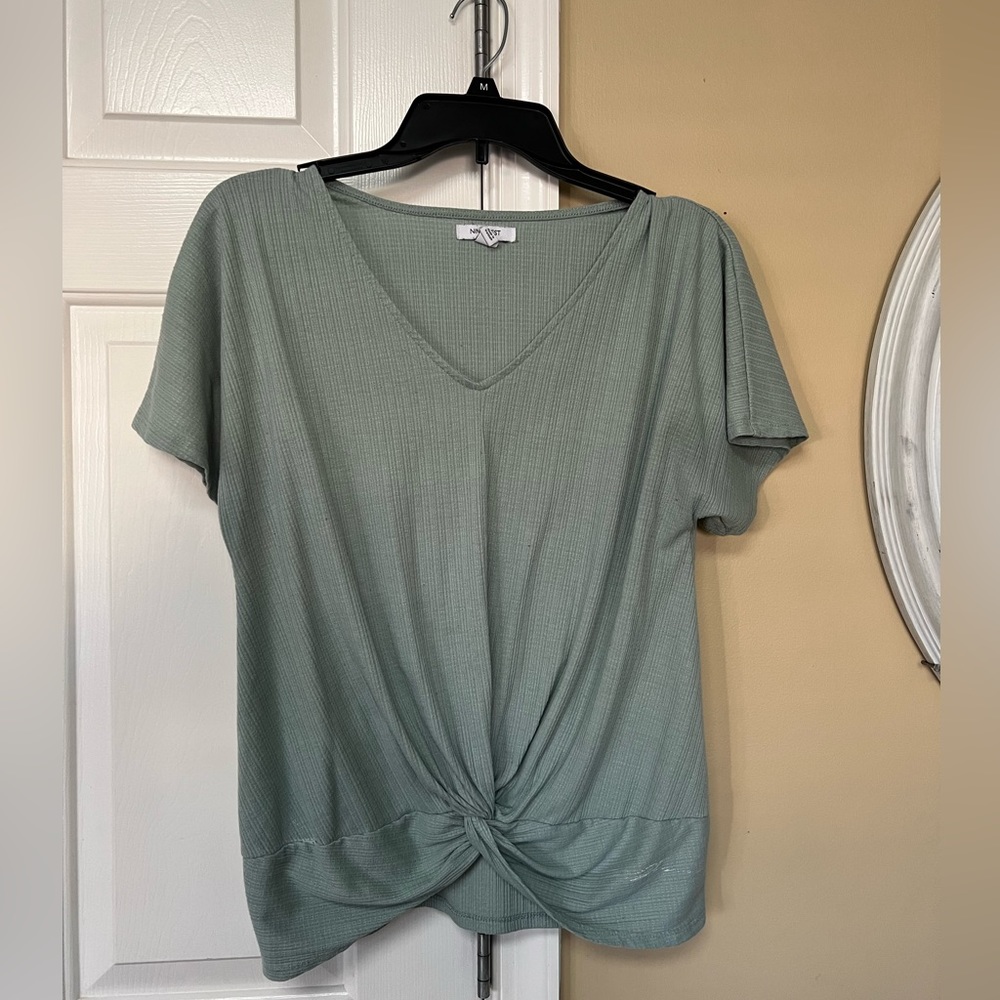 Nine West women’s shirt with twist front